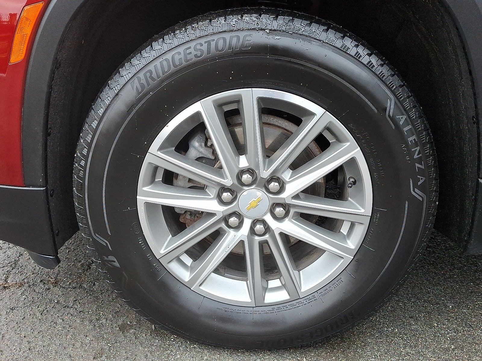 2023 Chevrolet Traverse LT Leather